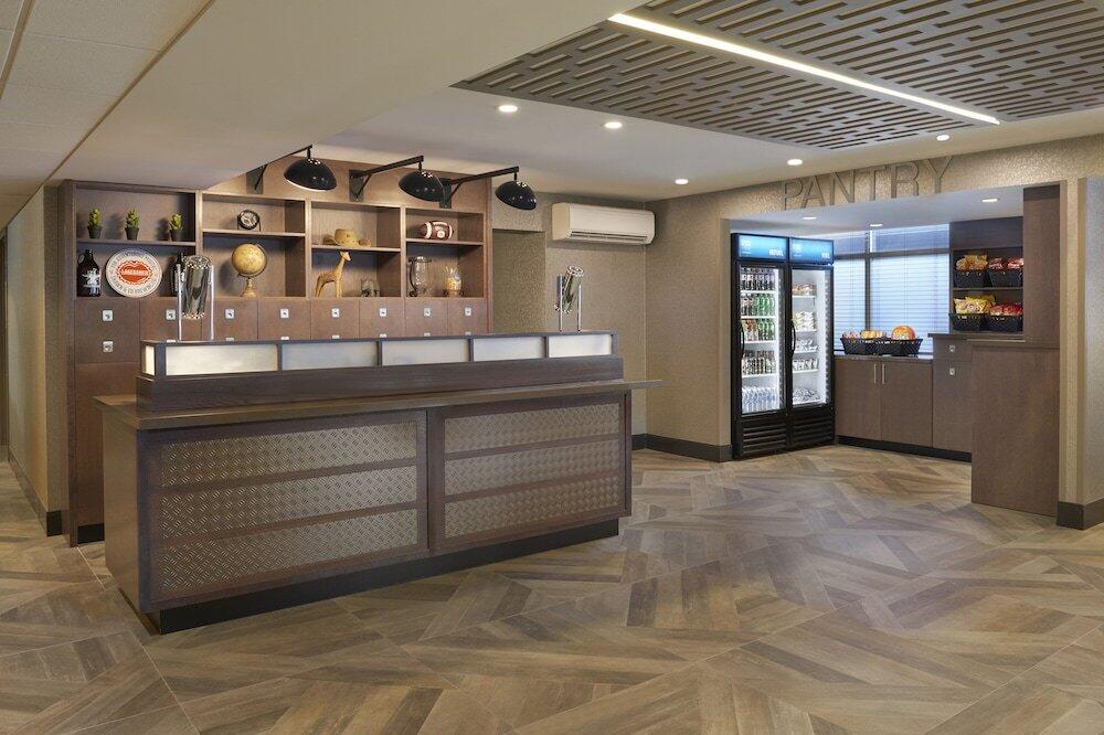 Foto de las zonas nobles de Hotel Four Points by Sheraton Hamilton - Stoney Creek