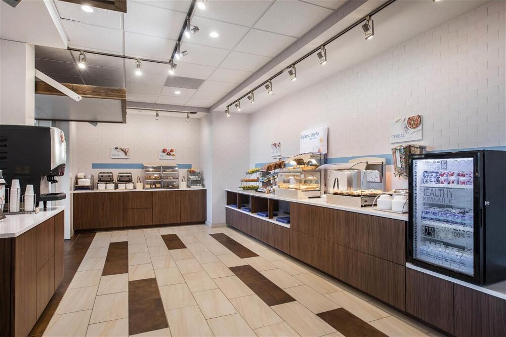 Photo – Holiday Inn Express &amp;amp; Suites Ludington, an IHG Hotel