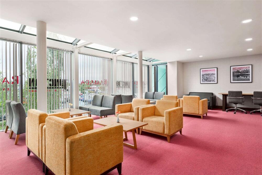 Foto de las zonas nobles de Hotel Ramada by Wyndham Cobham