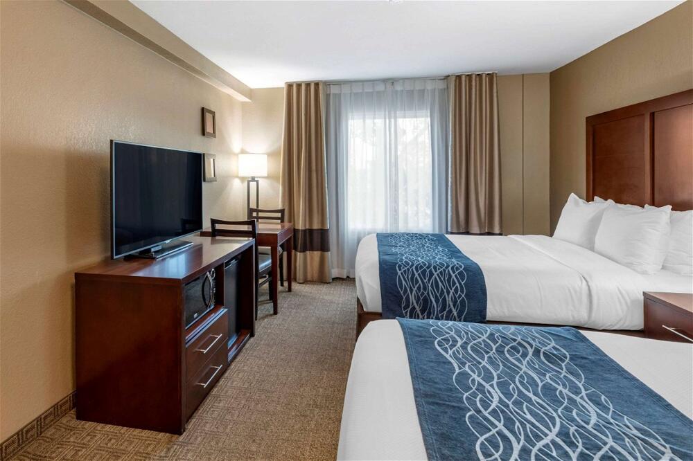 Foto de una habitación de Hotel Comfort Inn &amp;amp; Suites Ventura Beach