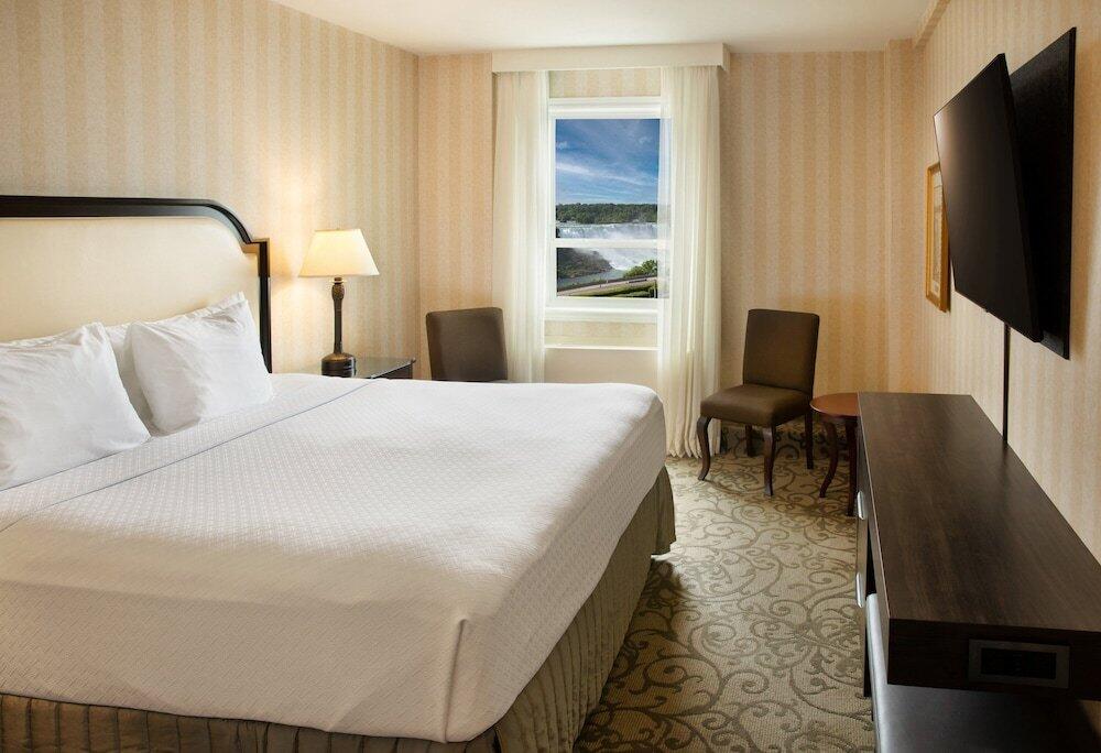 Foto de una habitación de Crowne Plaza Hotel-Niagara Falls/Falls View, an IHG Hotel