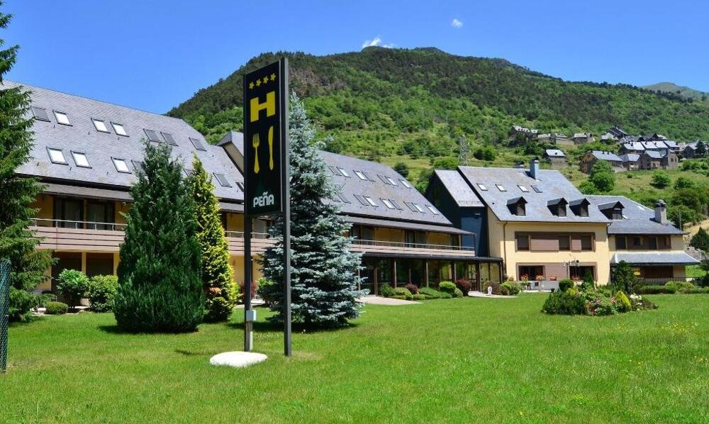 Foto del exterior de Hotel &amp;amp; Restaurante Peña
