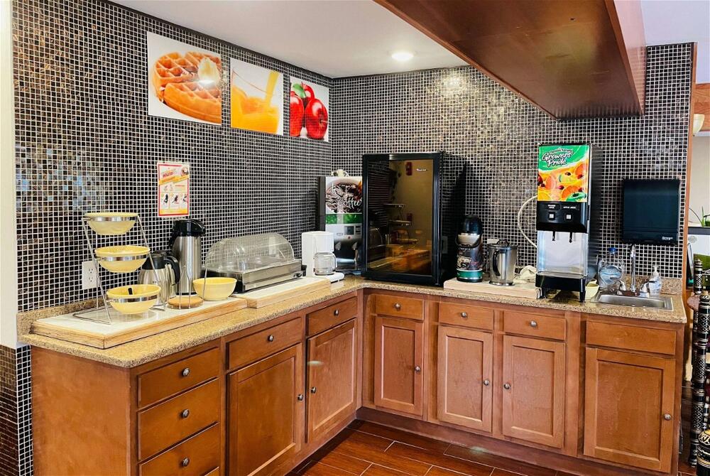 Foto de restauración de Hotel Super 8 by Wyndham Gloucester