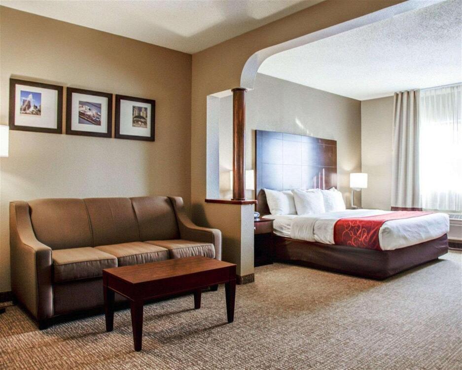 Foto de una habitación de Hotel Comfort Suites Lombard/Addison