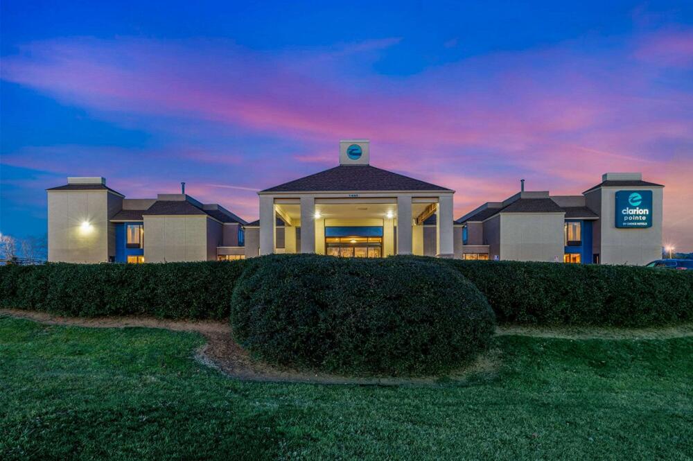 Foto de los servicios de Hotel Clarion Pointe Harrisonburg