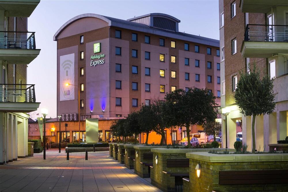 Foto del exterior de Holiday Inn Express London - Wandsworth, an IHG Hotel