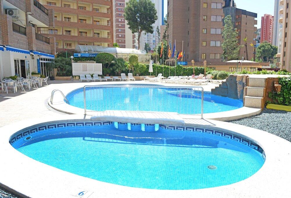 Foto de los servicios de Aparthotel BCL Levante Beach