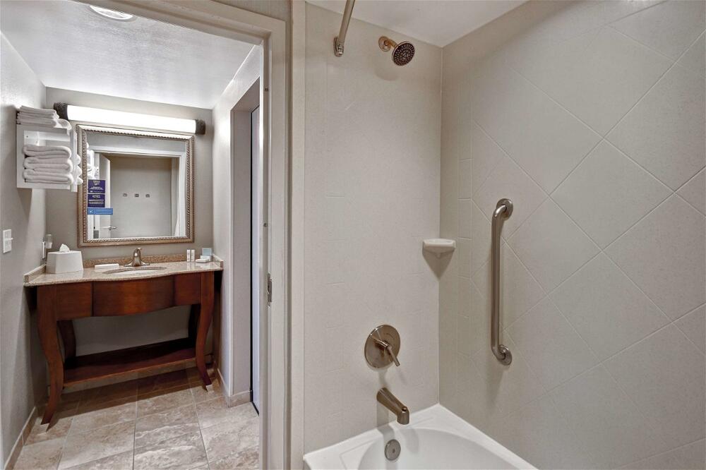 Foto del baño de Hotel Hampton Inn &amp;amp; Suites Alexandria Old Town Area South