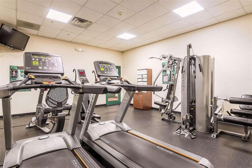 Foto general de Hotel Clarion Suites at the Alliant Energy Center