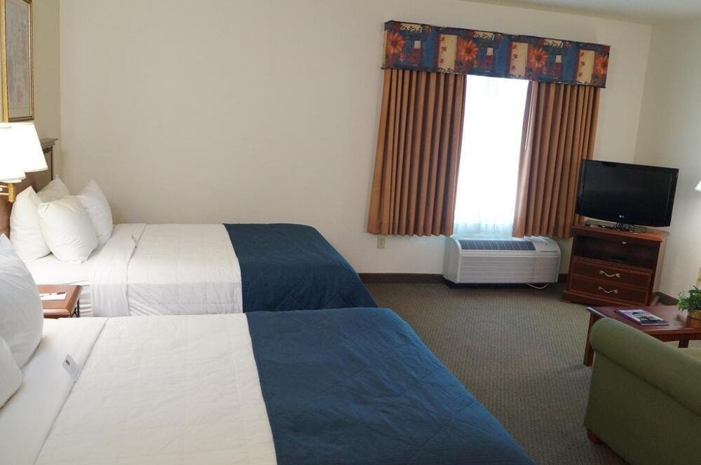 Foto general de Hotel Clarion Suites at the Alliant Energy Center