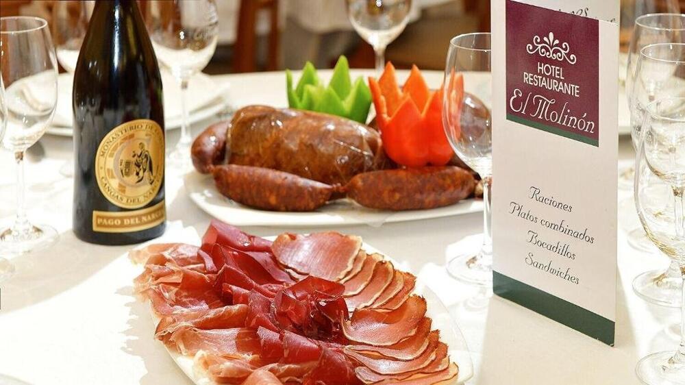 Foto de restauración de Hotel Restaurante El Molinon