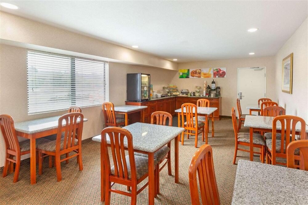 Foto de restauración de Hotel Quality Inn &amp;amp; Suites Oceanside Near Camp Pendleton