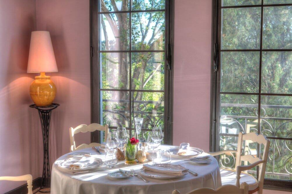 Foto de restauración de Auberge De Noves Domaine Du Deves
