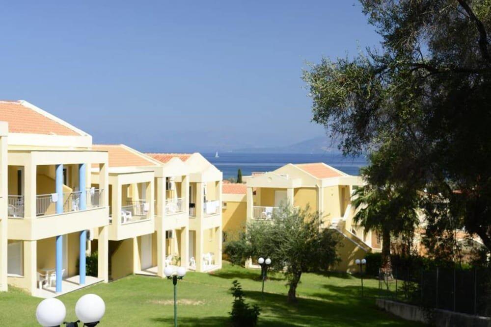 Foto del exterior de Olympion Village