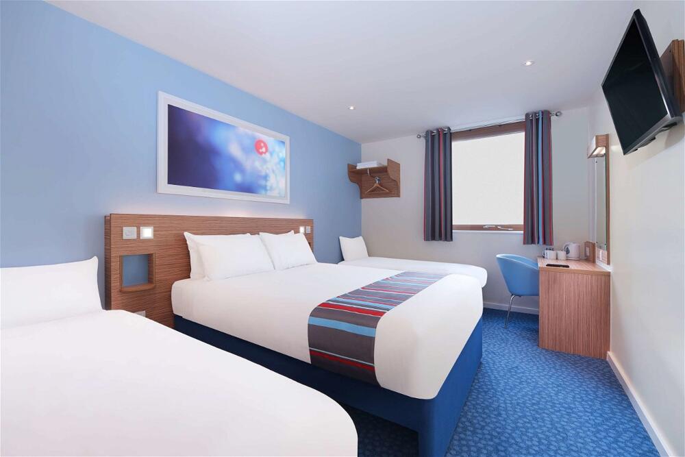 Foto de una habitación de Hotel Travelodge Stratford Upon Avon