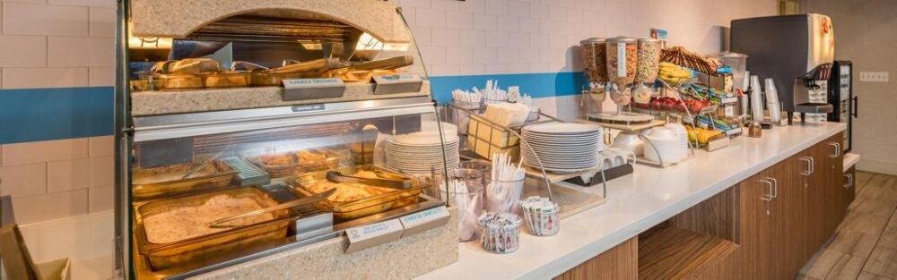 Foto general de Holiday Inn Express Hotel &amp;amp; Suites Modesto-Salida, an IHG Hotel