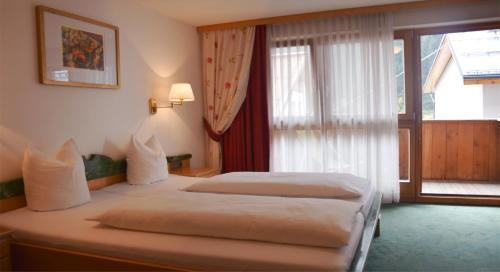Room – Berghotel Basur - Das Schihotel am Arlberg