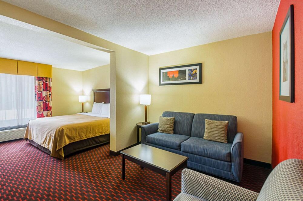 Room – Hotel Quality Inn &amp;amp; Suites