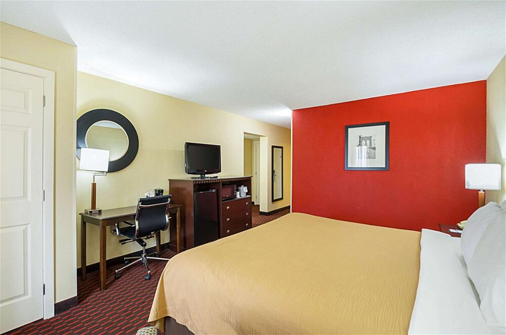 Room – Hotel Quality Inn &amp;amp; Suites