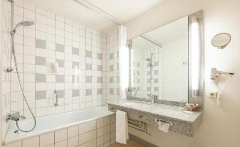 Foto del baño de Mercure Hotel Offenburg am Messeplatz