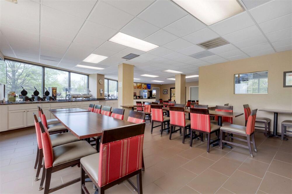 Foto de restauración de Hotel Comfort Inn &amp;amp; Suites Alexandria Van Dorn Street