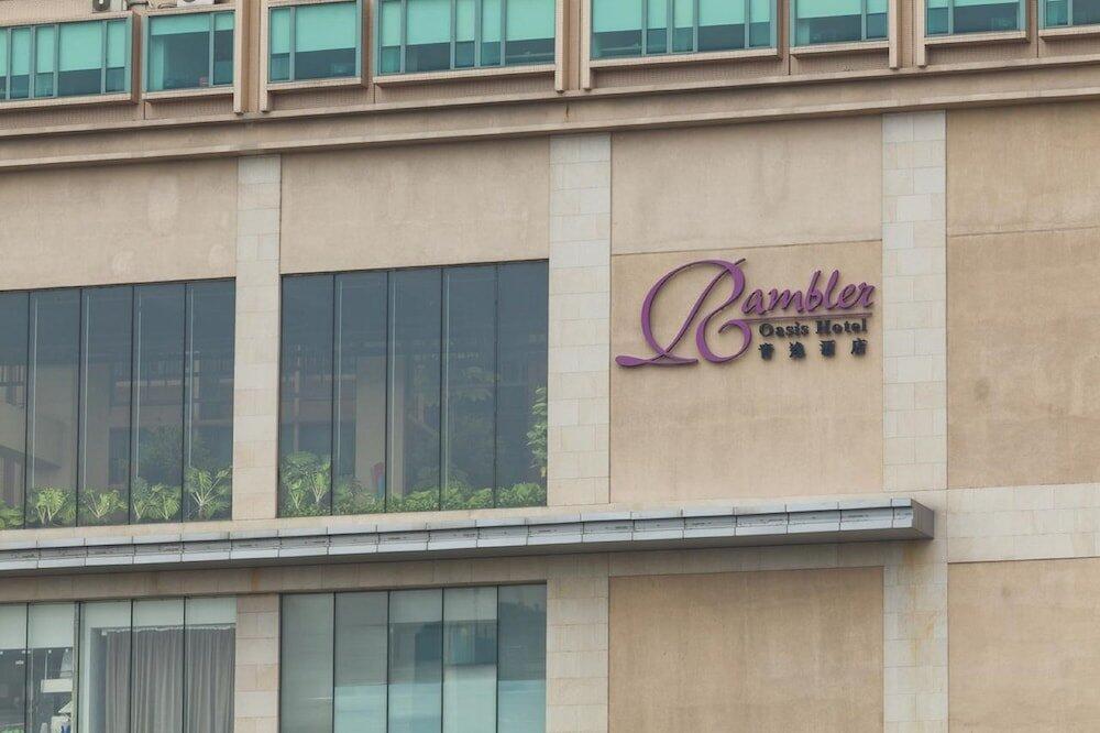 Foto del exterior de Rambler Oasis Hotel