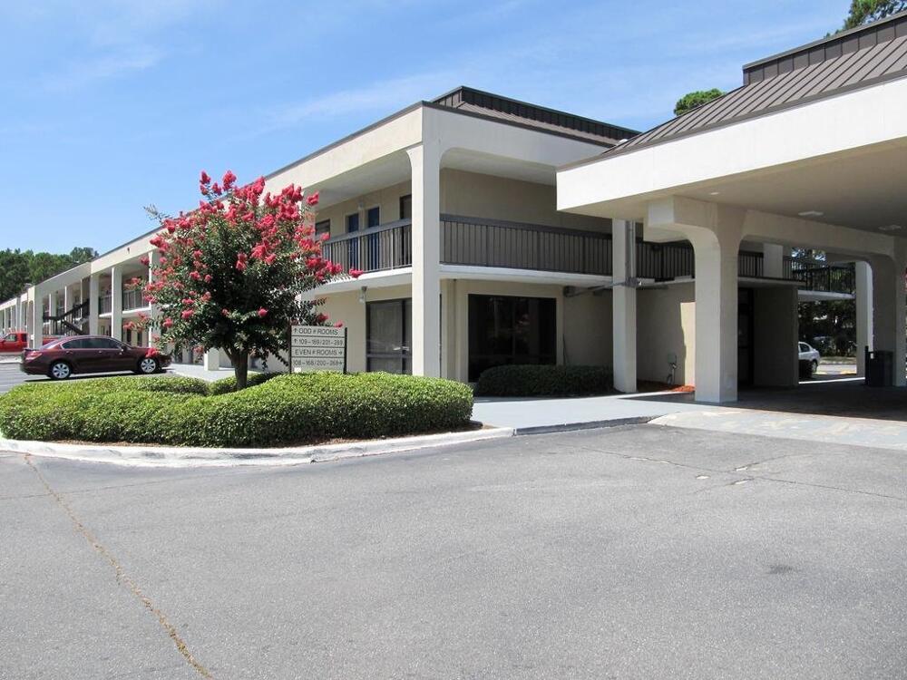 Foto del exterior de Motel 6-Savannah, GA - Midtown