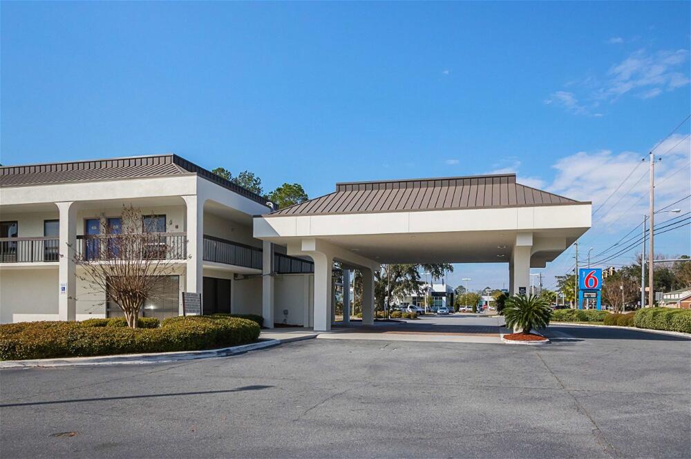 Foto del exterior de Motel 6-Savannah, GA - Midtown