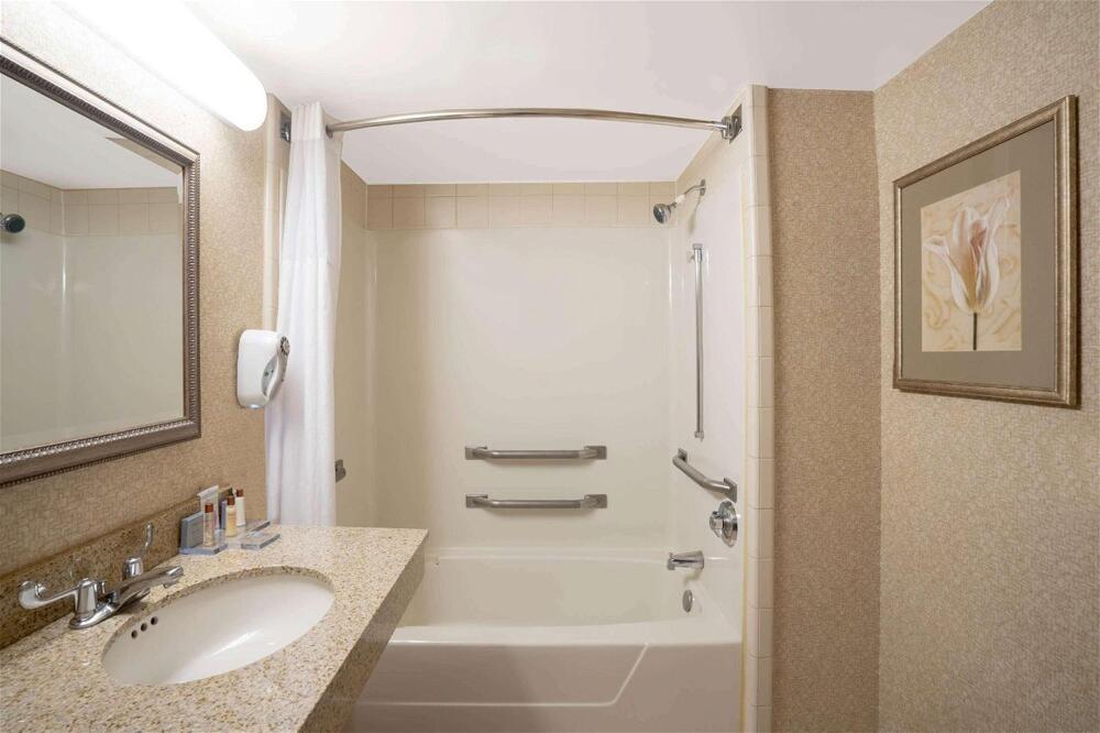 Foto del baño de Hotel Wingate by Wyndham Charlotte Airport