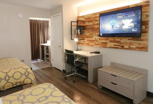 Foto de una habitación de Hotel Baymont by Wyndham Gatlinburg On The River
