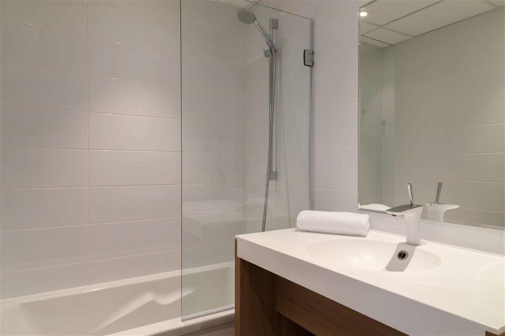 Foto del baño de The Originals Boutique, Hôtel Neptune, Montpellier Sud (Inter-Hotel)