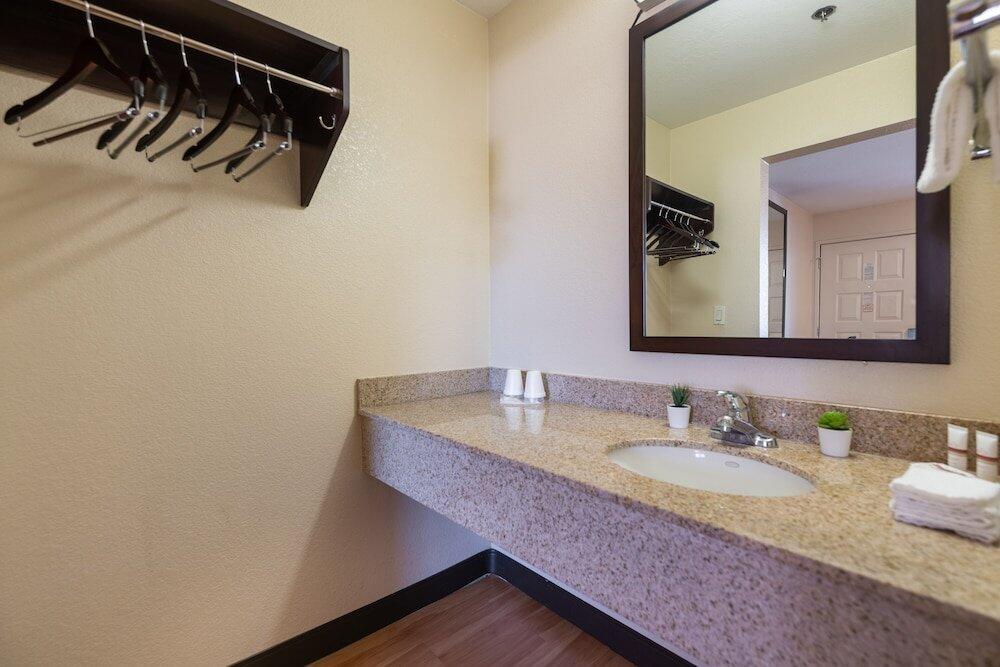 Foto de una habitación de Hotel California Inn &amp;amp; Suites Rancho Cordova - Sacramento