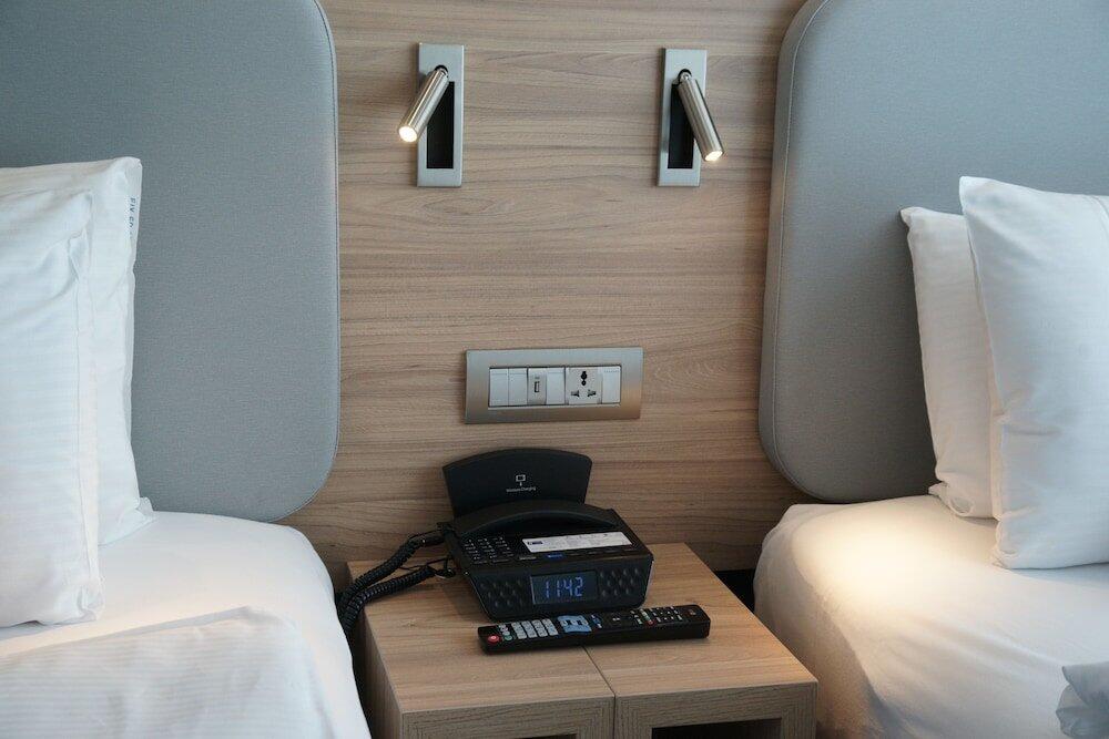 Foto de una habitación de Holiday Inn Express Zürich Airport, an IHG Hotel