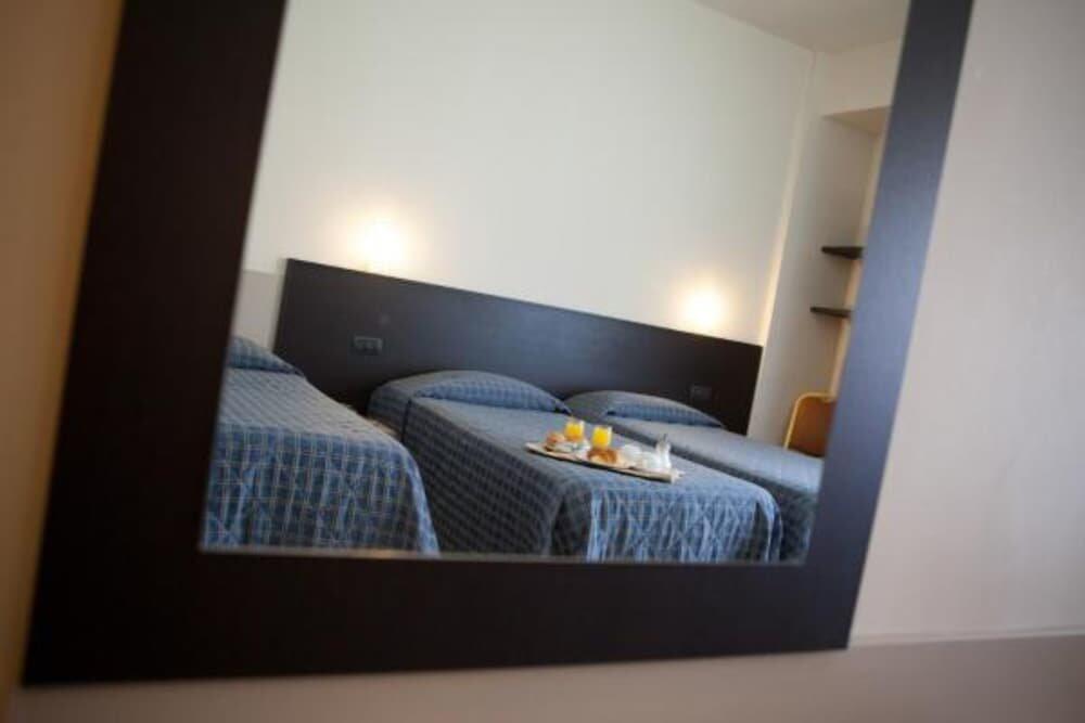 Foto de una habitación de AUTO PARK Hotel