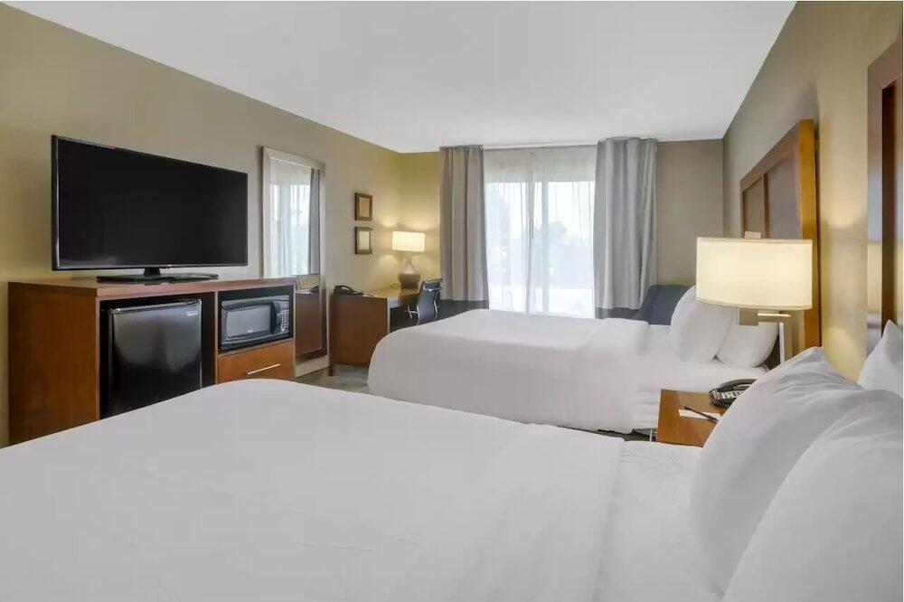 Foto de una habitación de Hotel Comfort Inn &amp;amp; Suites Peachtree Corners