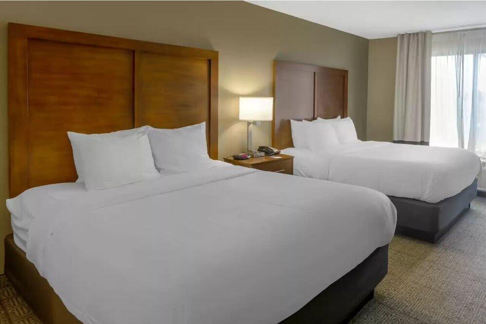 Foto de una habitación de Hotel Comfort Inn &amp;amp; Suites Peachtree Corners