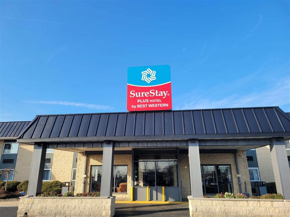 Foto del exterior de SureStay Plus Hotel by Best Western McGuire AFB Jackson