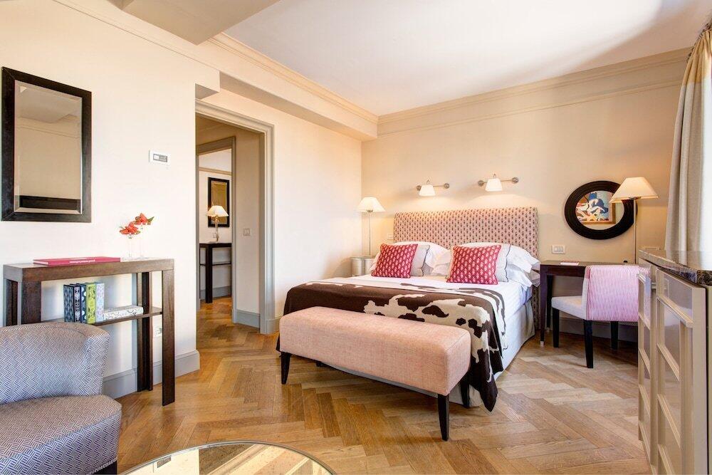 Foto de una habitación de Rocco Forte Hotel Savoy
