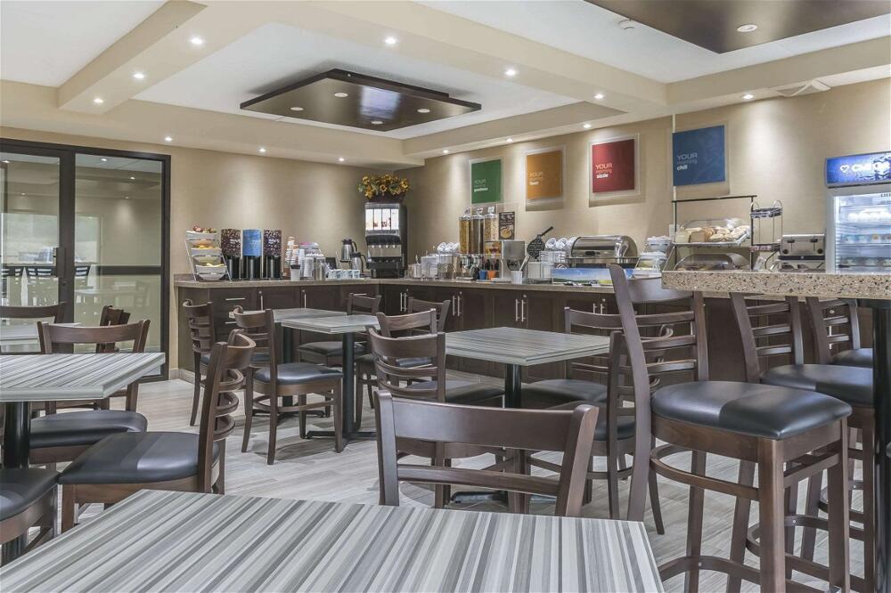 Foto de restauración de Hotel Comfort Inn Trenton