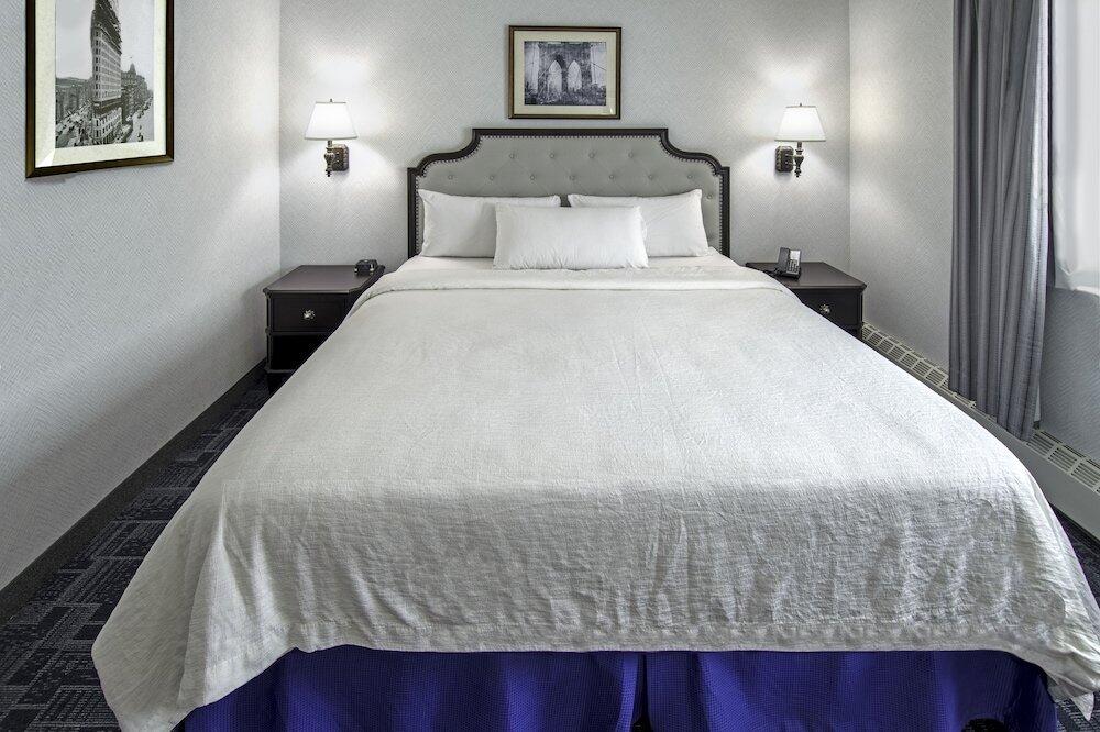 Room – The Holland Hotel