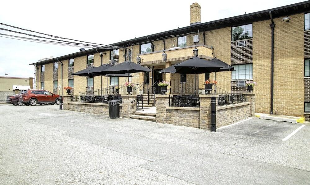 Exterior – The Holland Hotel