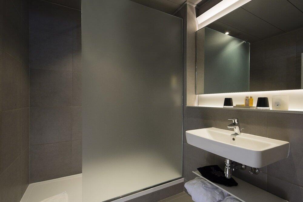 Foto del baño de Hôtel Gutenberg