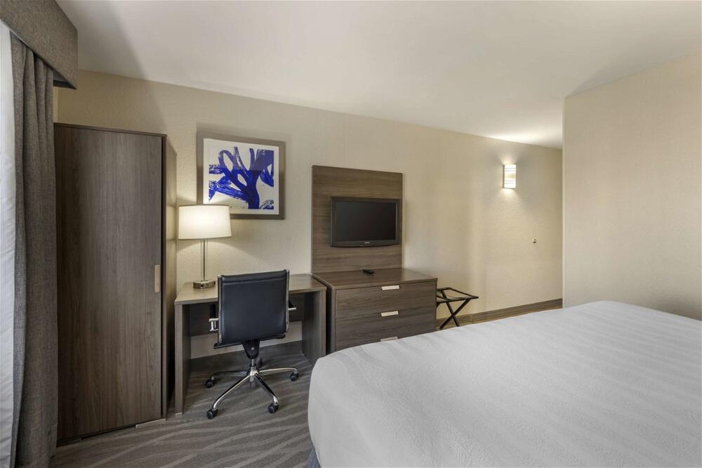 Foto de una habitación de Best Western Plus Nashville Airport Hotel