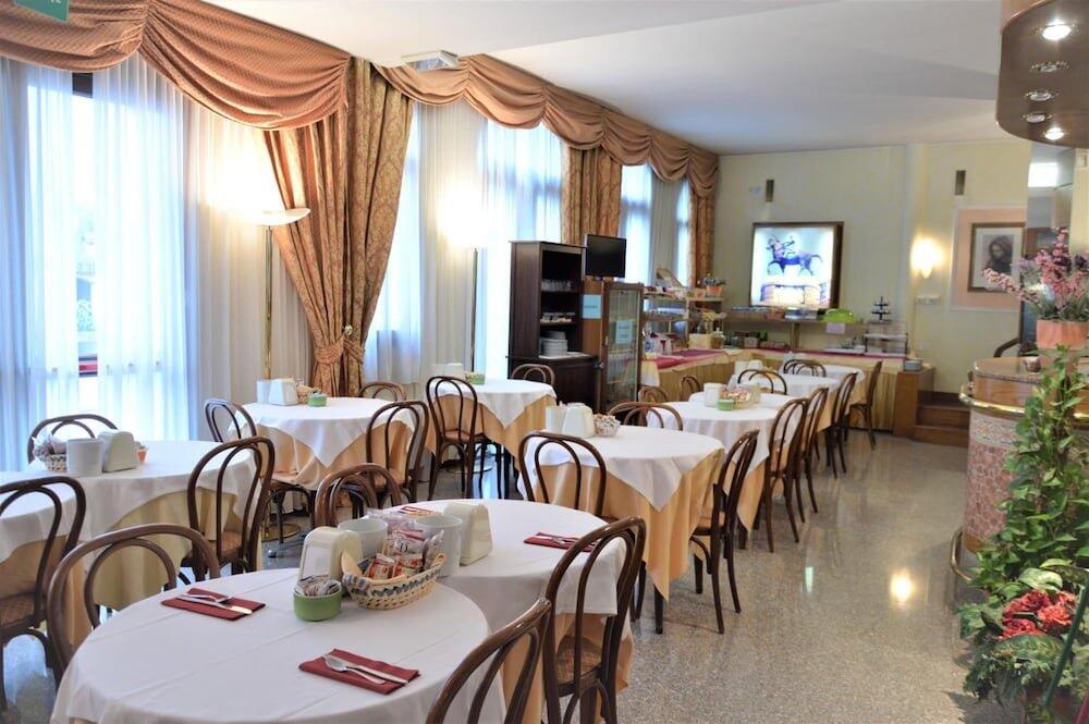 Foto de restauración de Hotel Donatello