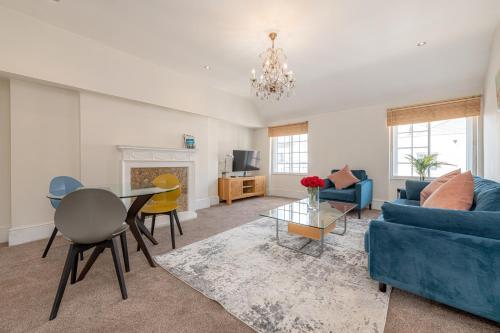 Foto de restauración de Apartamentos 17 Hertford Street