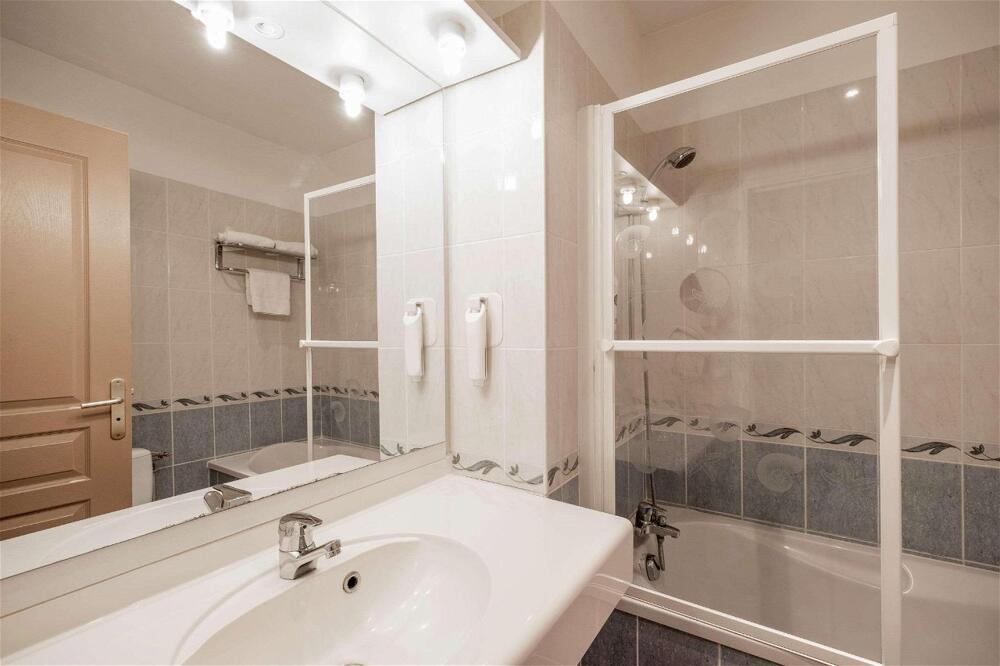 Foto del baño de Comfort Hotel Saintes