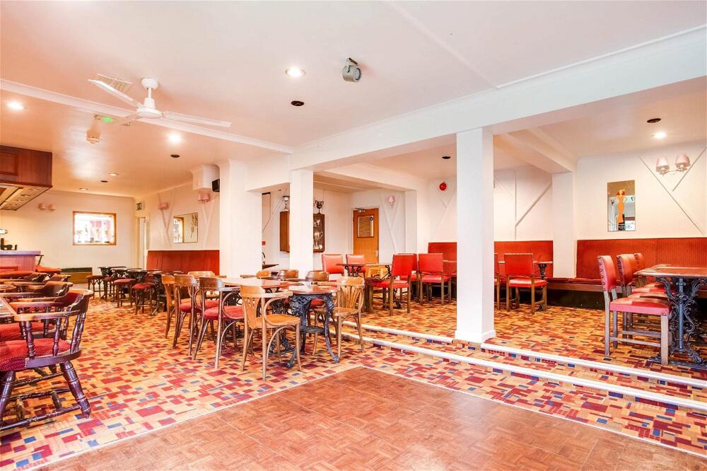 Photo – OYO Godolphin Arms Hotel
