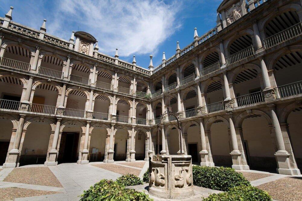 Foto del exterior de Miguel De Cervantes