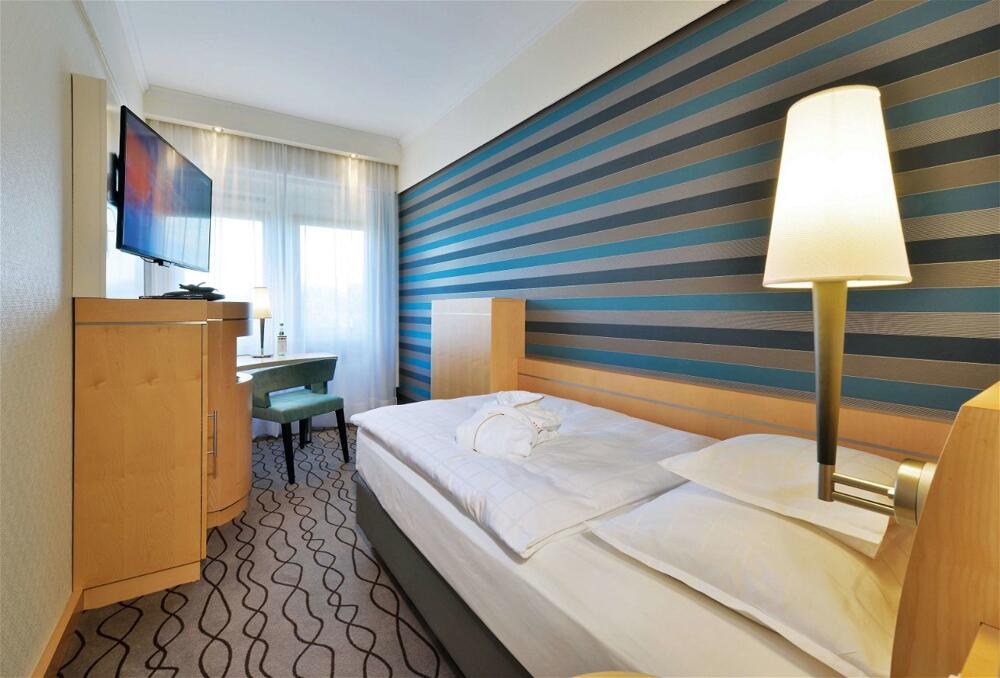 Foto de una habitación de Best Western Premier Parkhotel Kronsberg