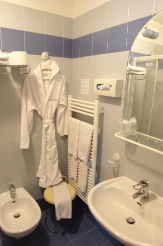 Foto del baño de Alpine Touring Hotel
